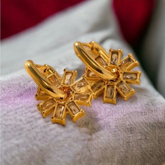 NEW 18K yellow gold plated CZ snowflake hoop drop earrings jewelry B15A - Picture 5 of 8